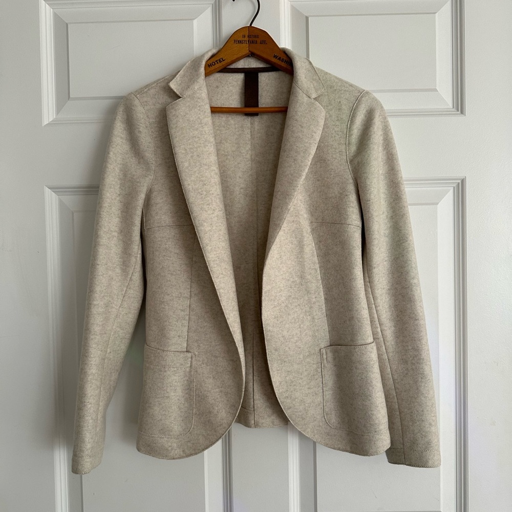 Eleventy women’s wool blazer size 40 EUC
